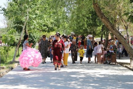 Қарақалпақстан Республикасының турақлы халқының саны ҳаққында мағлыўматлар (Нөкис қаласы ҳәм районлар кесиминде)