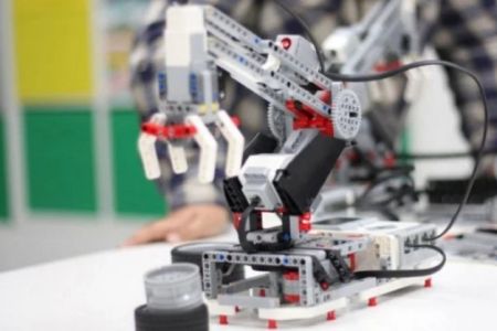 Өзбекстанда дәслепки мәрте халық аралық робототехника жарысы өткериледи