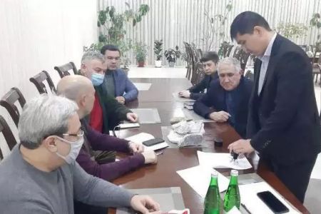 Қараөзекте жылына 1 миллион 200 мың тонна цемент ислеп шығаратуғын завод қурыў бойынша меморандумға қол қойылды