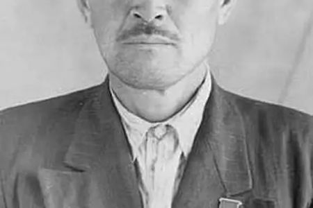 Рәсмий ҳүжжетте қазаланып, соңынан аўылға тири қайтқан Қаҳарман ямаса Советлер Аўқамы Қаҳарманы Орынбай Абдуллаев өмиринен үзиндилер