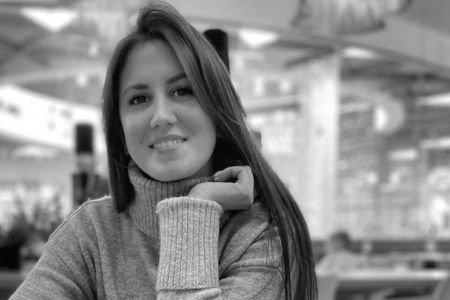 Қазан қаласындағы қураллы ҳүжимде оқыўшыны қутқарыўға ҳәрекет еткен муғаллим қайтыс болған