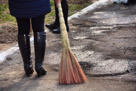 Педагогларды абаданластырыў жумысларына тартыў мүмкин емес