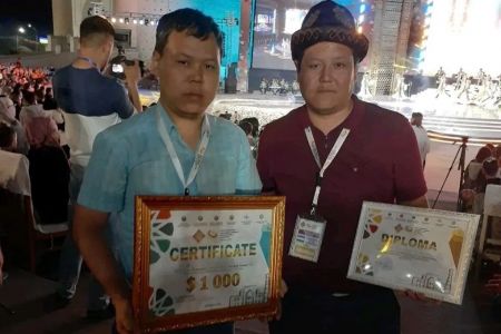 Бухарада өткерилген халықаралық зергерлик фестивалында қарақалпақстанлы зергер 2-орынды ийеледи