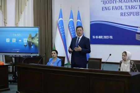 «Дөретиўшилик-мәдений мәселелер бойынша ең белсенди үгит-нәсиятшы» таңлаўында Нөкис районлы үгит-нәсиятшы жеңимпаз болды